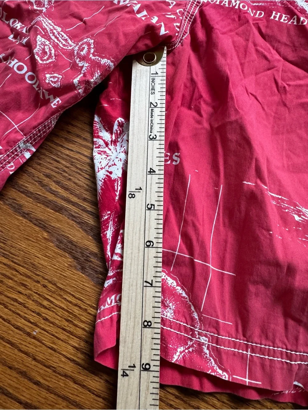 J.Crew Men’s Hawaiian Islands Cargo Board Shorts Red Swim Trunks Size 33